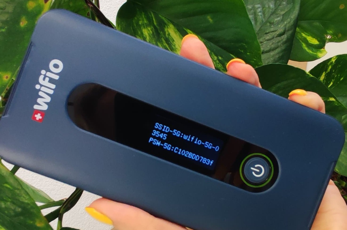 The Wifio Pocket Wifi for Switzerland shows the SSID and Password directly on the screen